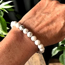 Krystal armbnd | hvid Howlit | 8 mm perler | Ml 16 - 18 cm