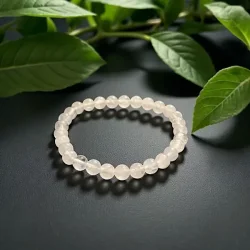 Hvid Jade Armb�nd 6 mm � Elastisk Krystalarmb�nd til H�ndled 16�17,5 cm