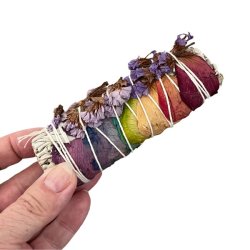 Hvid Salvie med Chakrafarvede Rosenblade | Ml ca. 10,5 cm 