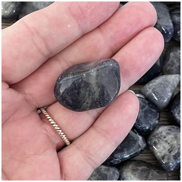 Lommesten | iolit | vandsafir | Ml  2,5 - 3 cm