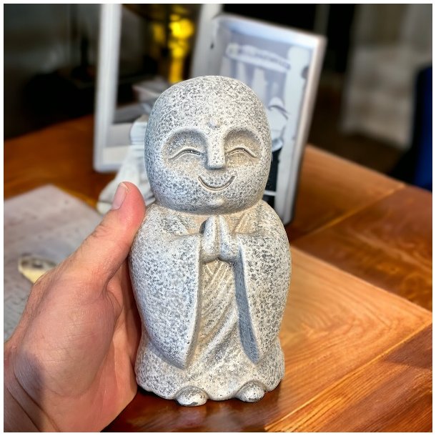 Naturskn Jizo figur 15 cm
