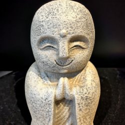 Naturskn Jizo figur 15 cm