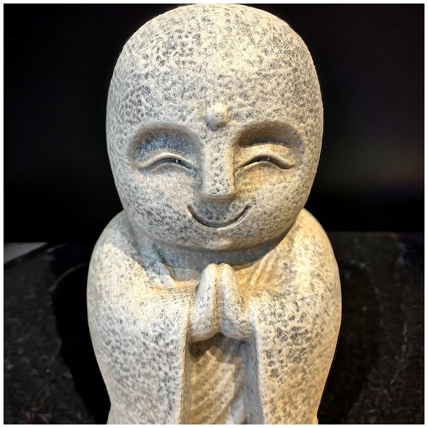 Naturskn Jizo figur 15 cm