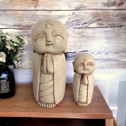 Naturskn Jizo figur 21 cm