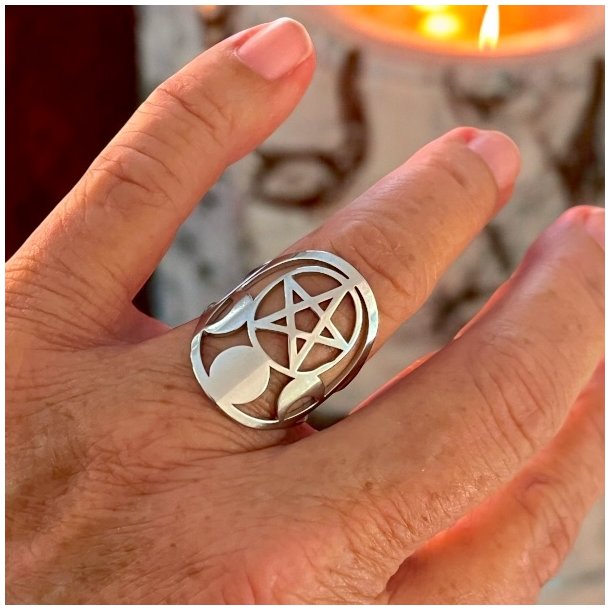 Ring m. pentagram og mnefaser, justerbar, Nikkelfri, Ml 2,5 x 2 x 2 cm