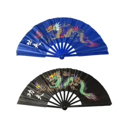 Kinesisk vifte med farverigt dragemotiv  spirituel dekoration i sort eller bl