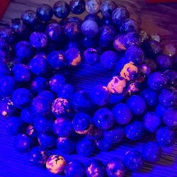 Krystal armbnd i Yooperlite | fluorescerende | 9 mm stenperler | Ml 16-17,5 cm