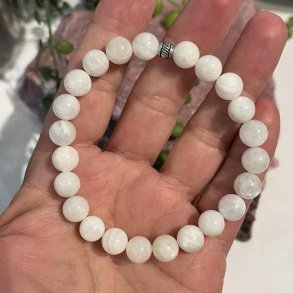 Krystal armb�nd | Regnbue m�nesten | 10 mm. stenperler | M�l 16 - 19 cm