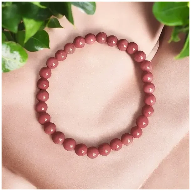 Rhodonit krystalarmb�nd 16�18 cm i fin kvalitet � hjertehealing, selvk�rlighed og ro