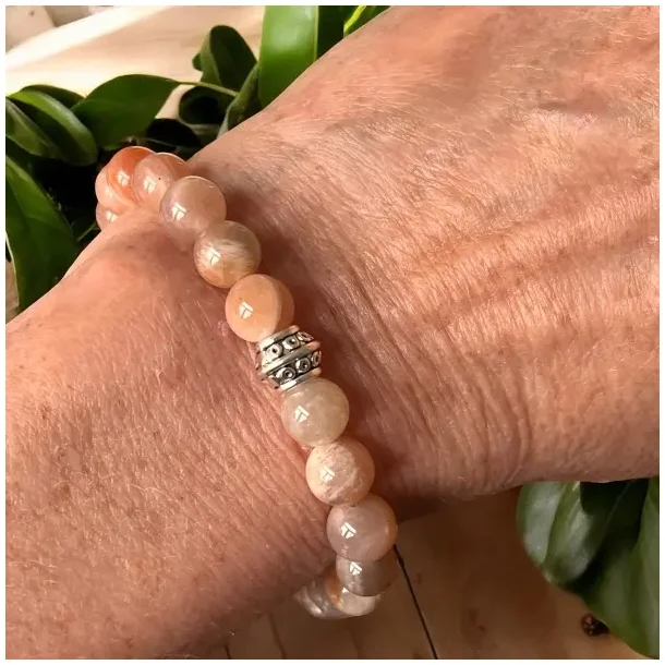 Hndlavet Krystalarmbnd i Solsten 18-20 cm med Forslvet Charm &amp; Energi