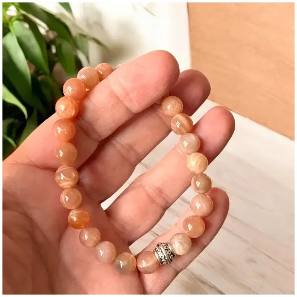 Hndlavet Krystalarmbnd i Solsten 18-20 cm med Forslvet Charm &amp; Energi