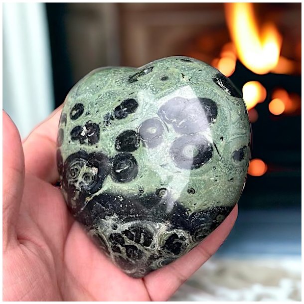 Hjerte i kambaba jaspis UNIKA  Ml: 8,5 x 8 x 4,1cm