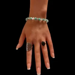 Eksklusivt krystalarmb�nd med Amazonit og Bjergkrystal � 7 mm perler, ro og feminin styrke