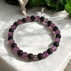 Krystal armbnd m. Ametyst og lavasten | 6 mm stenperler | Ml 16 - 17 cm