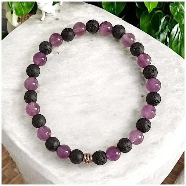 Krystal armbnd m. Ametyst og lavasten | 6 mm stenperler | Ml 16 - 17 cm