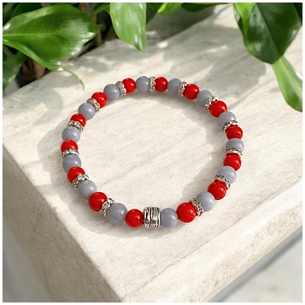 Beskyttet Lys � H�ndlavet krystal armb�nd i angelit og r�d koral (16,5�18 cm), 6 mm perler