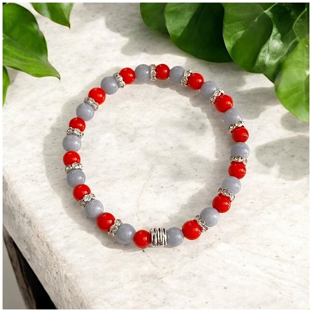 Beskyttet Lys � H�ndlavet krystal armb�nd i angelit og r�d koral (16,5�18 cm), 6 mm perler