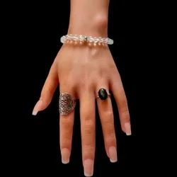 Bjergkrystal armbnd 6 mm  hndlavet smykke med charm (16,518 cm)