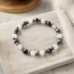 HjerteRo krystalarmbnd i sodalit og hvid jade  passer hndled 16-18 cm