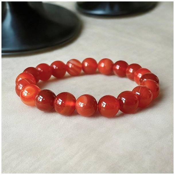 Krystal armb�nd | karneol | 10 mm. stenperler | M�l 17 - 20 cm
