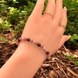 Sjlens Genfdsel  Krystalarmbnd med rhodonit &amp; glaukophan, 16-18 cm