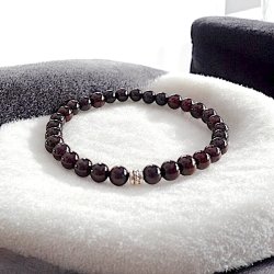 Hndlavet Krystal armbnd | rd granat | 6 mm. stenperler | Ml 16,5 - 19 cm