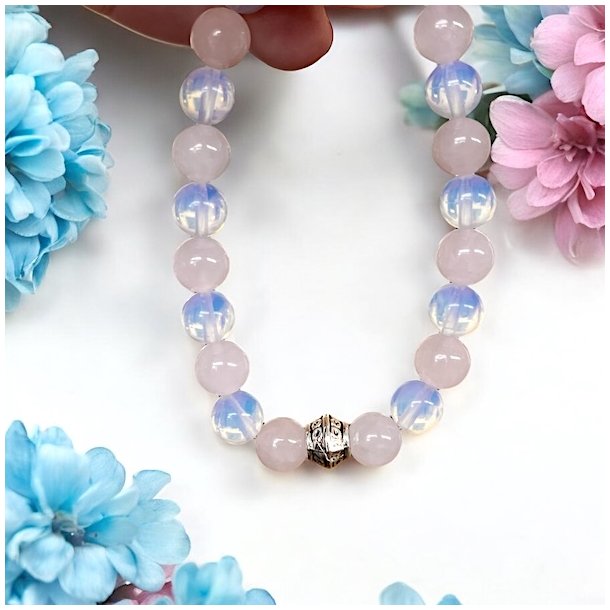 Blid Harmoni  Hndlavet Krystalarmbnd med Opalit &amp; Rosenkvarts | 16,5-18 cm