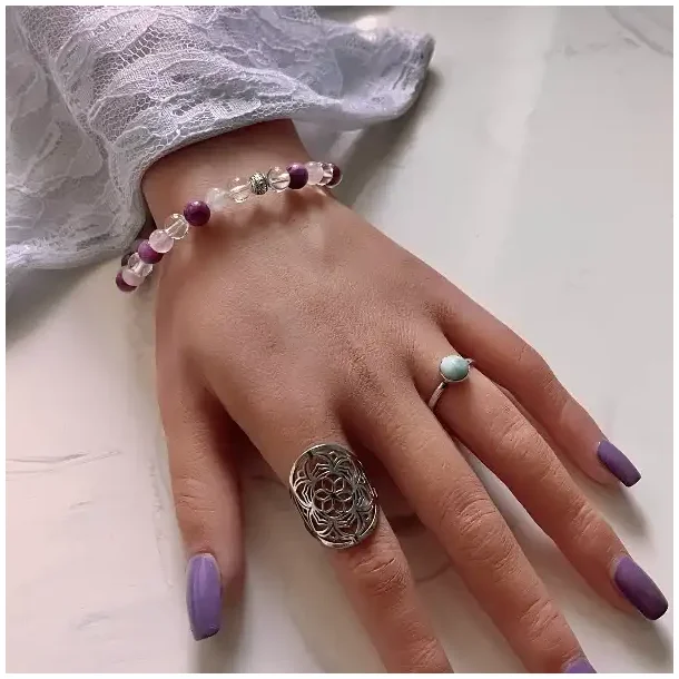 Krystal armb�nd mod stress og angst med smuk charm | 6-7 mm stenperler | m�l imellem 17 - 19 cm