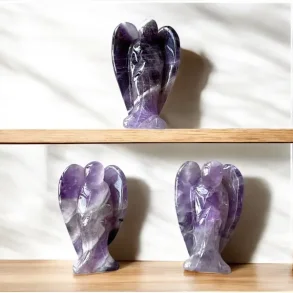 Bndametyst krystalengel  4 cm sttte til indre ro, spirituel klarhed og energimssig balance.