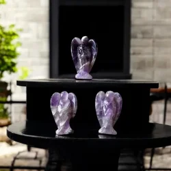 Bndametyst krystalengel  4 cm sttte til indre ro, spirituel klarhed og energimssig balance.