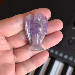 Bndametyst krystalengel  4 cm sttte til indre ro, spirituel klarhed og energimssig balance.