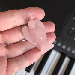 Rosenkvarts krystalengel  4 cm sttte til krlighed og indre balance.