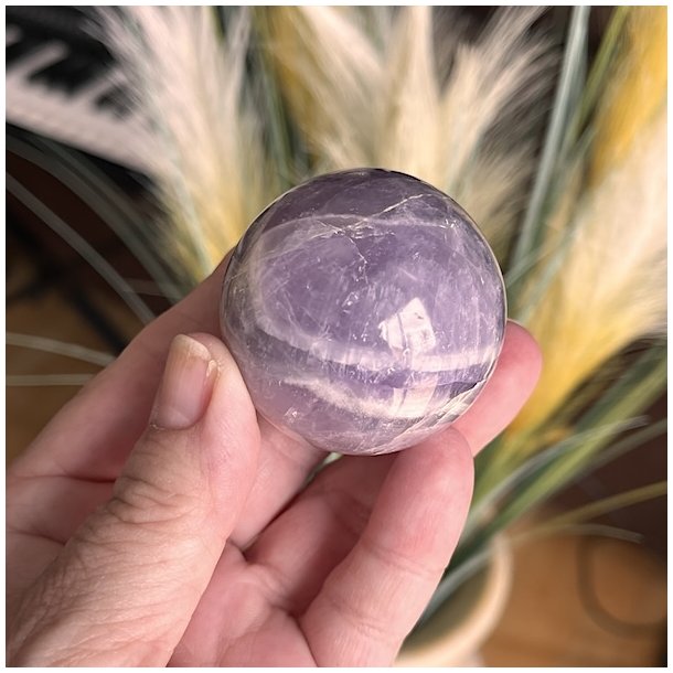 Bndametyst kugler 4,65,6 cm  smukke poleret kugler med unikke mnstre