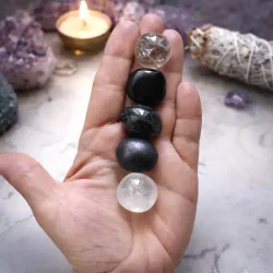 Krystals�t til st�rk beskyttelse � 5 kraftfulde sten