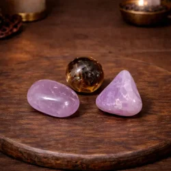 Krystals�t til ADHD med lepidolit, ametyst og r�gkvarts i lommesten
