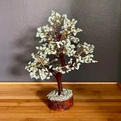 Stort hndlavet krystaltr med amazonit p base af neemtr - udslet ml ca. 30 cm