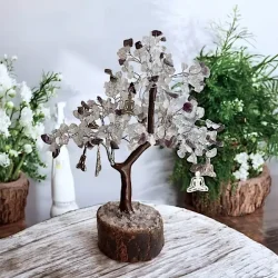 Smukt unikt krystaltr i ametyst &amp; bjergkrystal med Buddha-charms  ca. 24-25 cm udslet