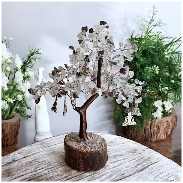 Smukt unikt krystaltr i ametyst &amp; bjergkrystal med Buddha-charms  ca. 24-25 cm udslet