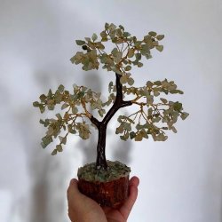 Krystaltr | Grn aventurin p base af neemtr | Ml udslet ca. 24 cm