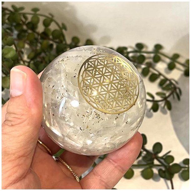 Orgonit kugle m. selenit og flower of life | M�l 6 cm 