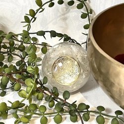 Orgonit kugle m. selenit og flower of life | M�l 6 cm 