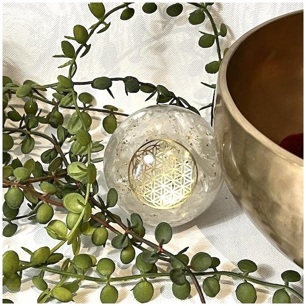 Orgonit kugle m. selenit og flower of life | M�l 6 cm 