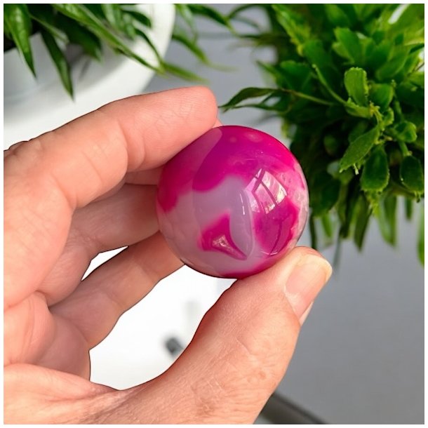 Pink Agat Kugle  3,5 cm Smuk Dekoration med Blid og Harmonisk Energi
