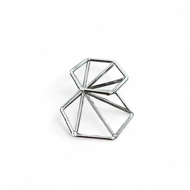 Kuglestandere i slvfarvet metal, Ml 5,5 x 4,2 cm