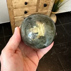Labradorit kugle 7,1 cm 526g unika med bl� og gyldent flash