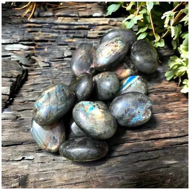 Labradorit | lommesten | ovale | M�l ca.  3 - 3,5 cm
