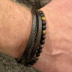 Elegant L�derarmb�nd med Tiger�je og Magnetl�s UNISEX � Passer til H�ndled 18 - 19 cm