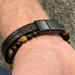 Elegant L�derarmb�nd med Tiger�je og Magnetl�s UNISEX � Passer til H�ndled 18 - 19 cm
