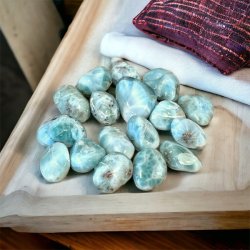 Larimar lommesten 1,5-2 cm bl� krystal fra Den Dominikanske Republik