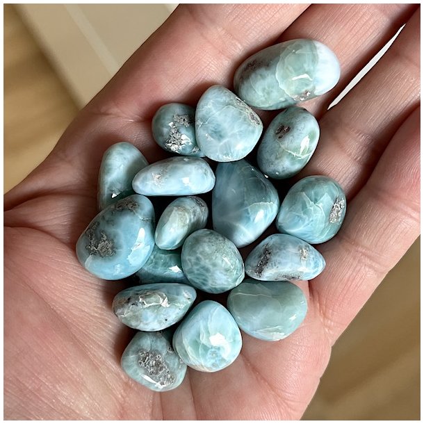 Larimar lommesten 1,5-2 cm bl� krystal fra Den Dominikanske Republik